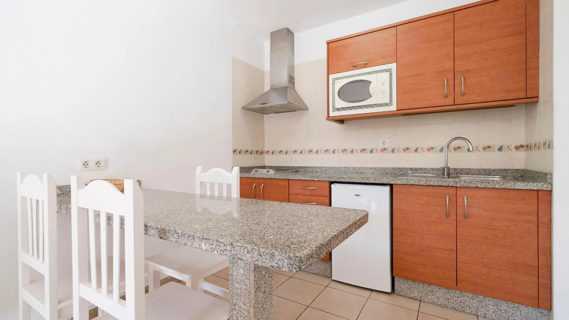 Apartamentos Fayna Puerto del Carmen  0*, Puerto del Carmen (Lanzarote) Spain